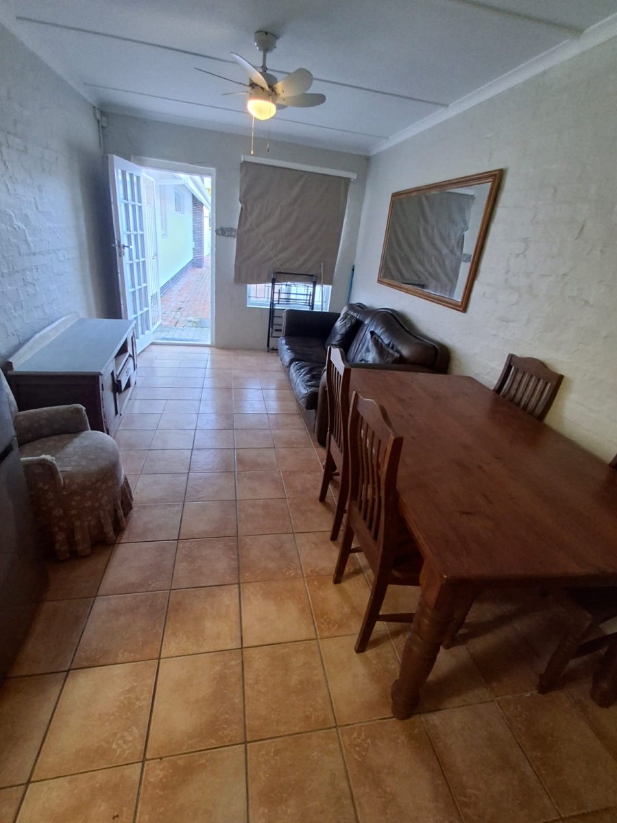 To Let 1 Bedroom Property for Rent in Summerstrand Eastern Cape